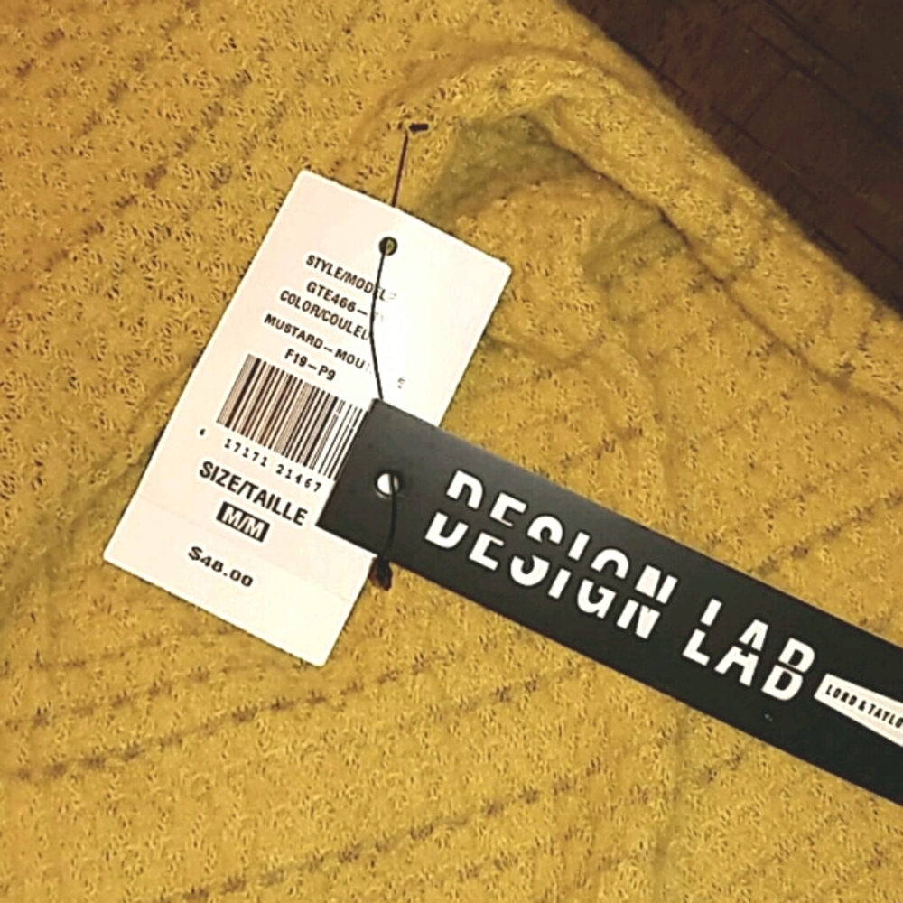 Design Lab Light Knit Sweater - Picture 4 of 4